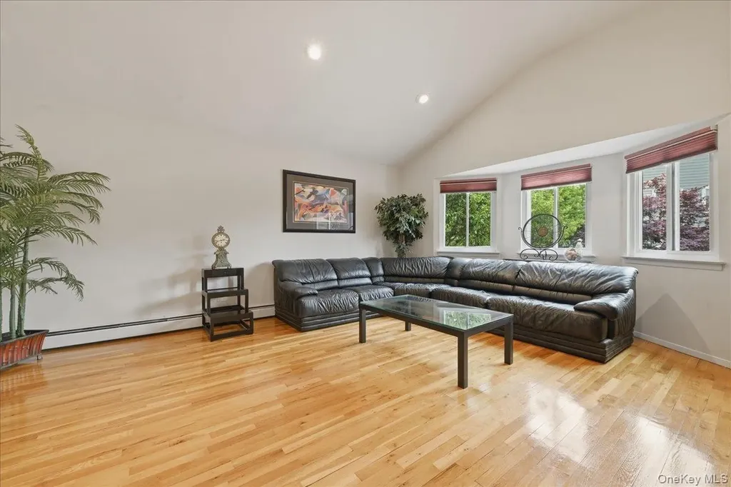 2461 Riviera Lane Bellmore NY 11710