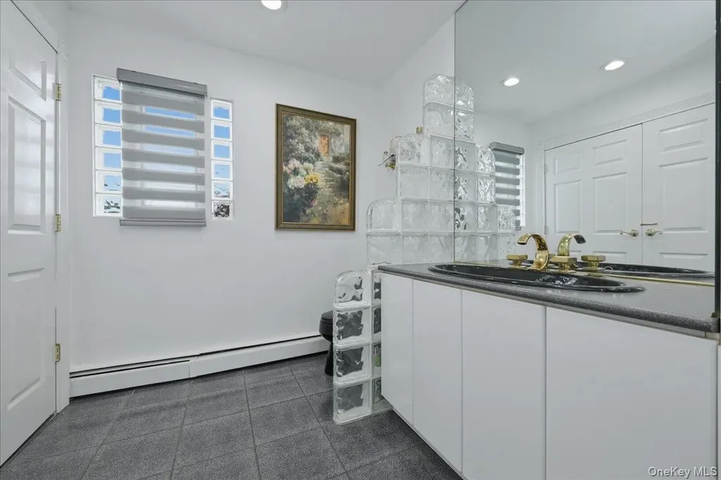 2461 Riviera Lane Bellmore NY 11710