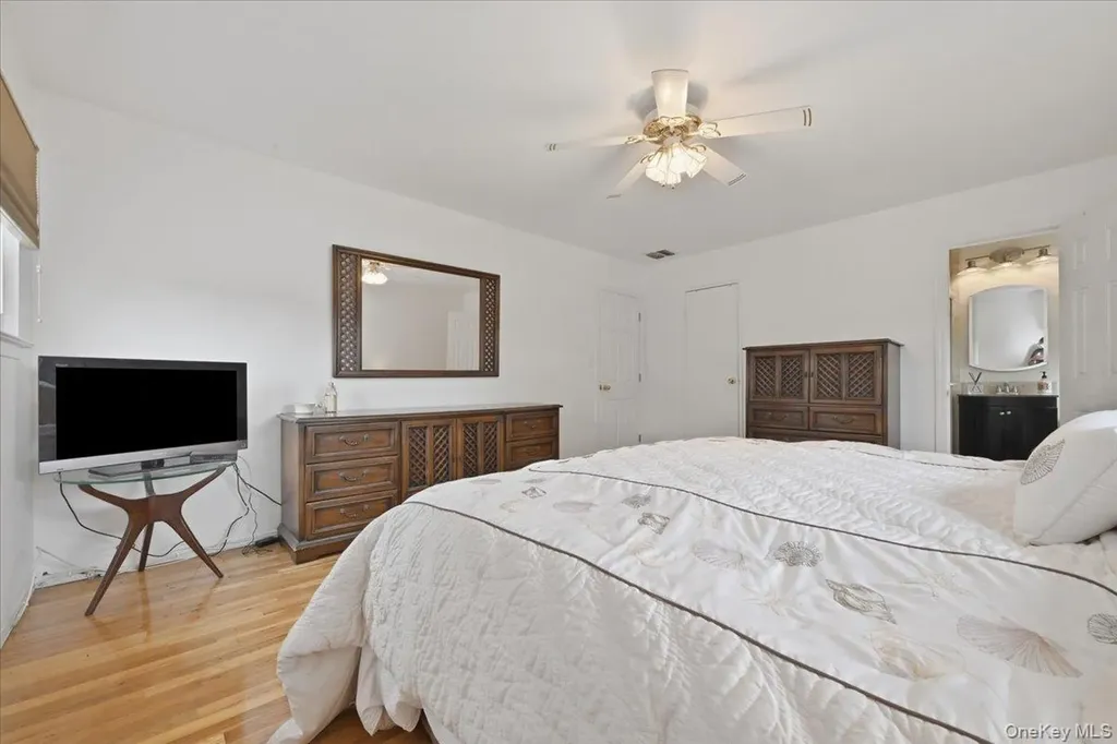 2461 Riviera Lane Bellmore NY 11710