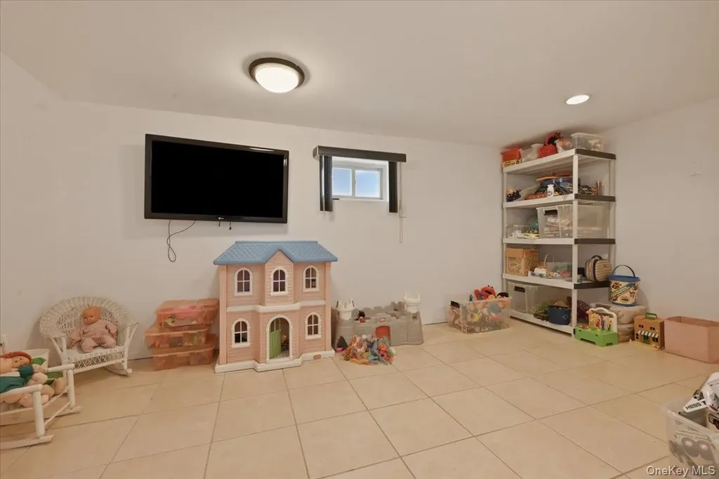 2461 Riviera Lane Bellmore NY 11710