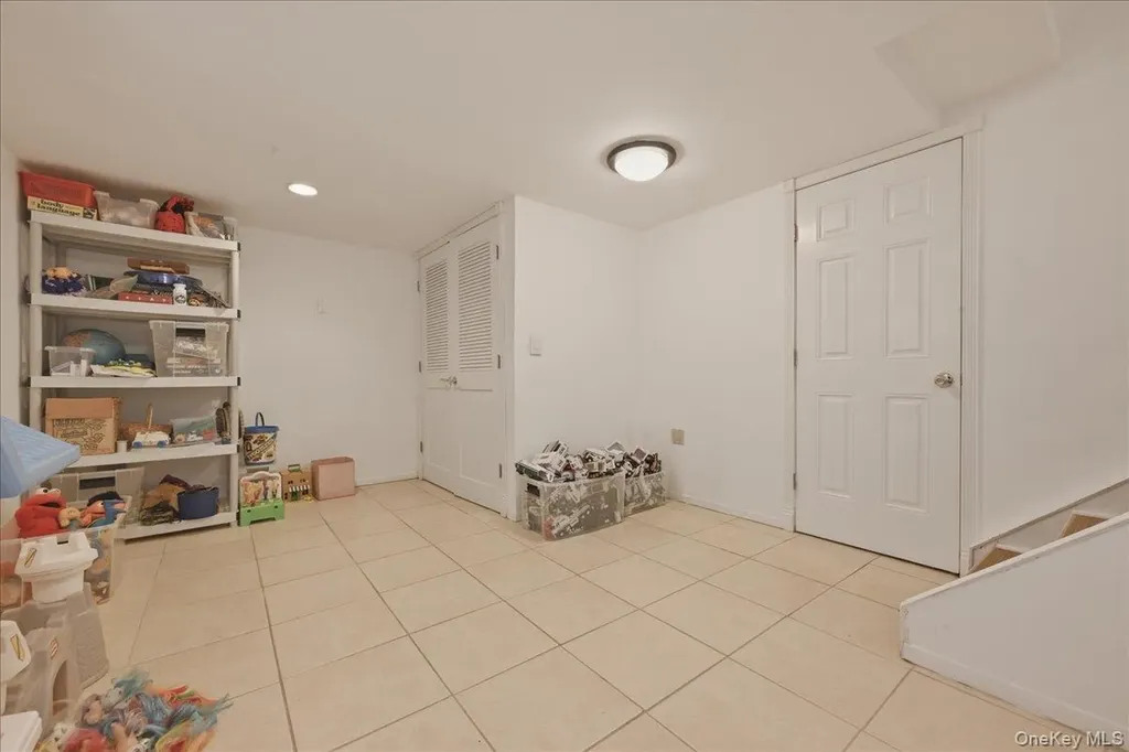 2461 Riviera Lane Bellmore NY 11710