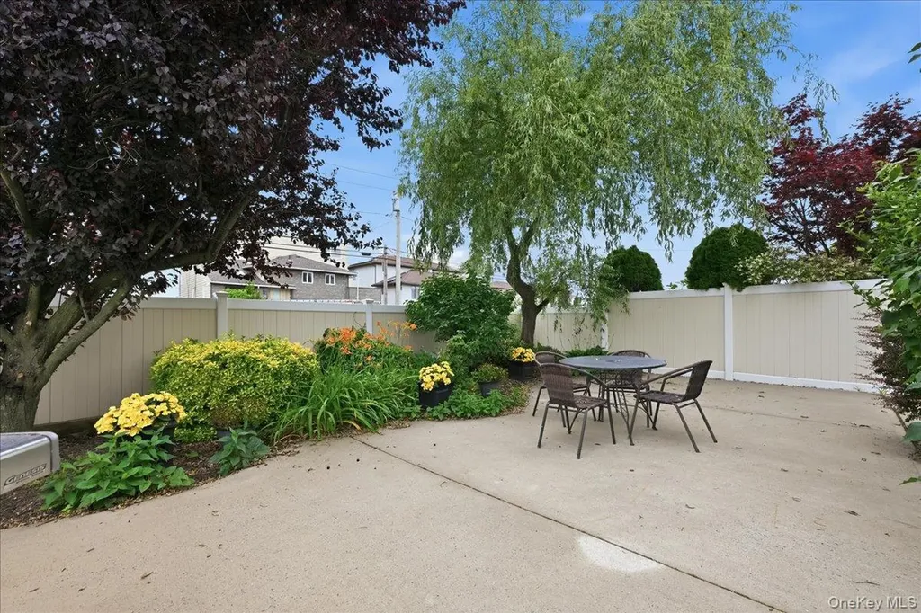 2461 Riviera Lane Bellmore NY 11710