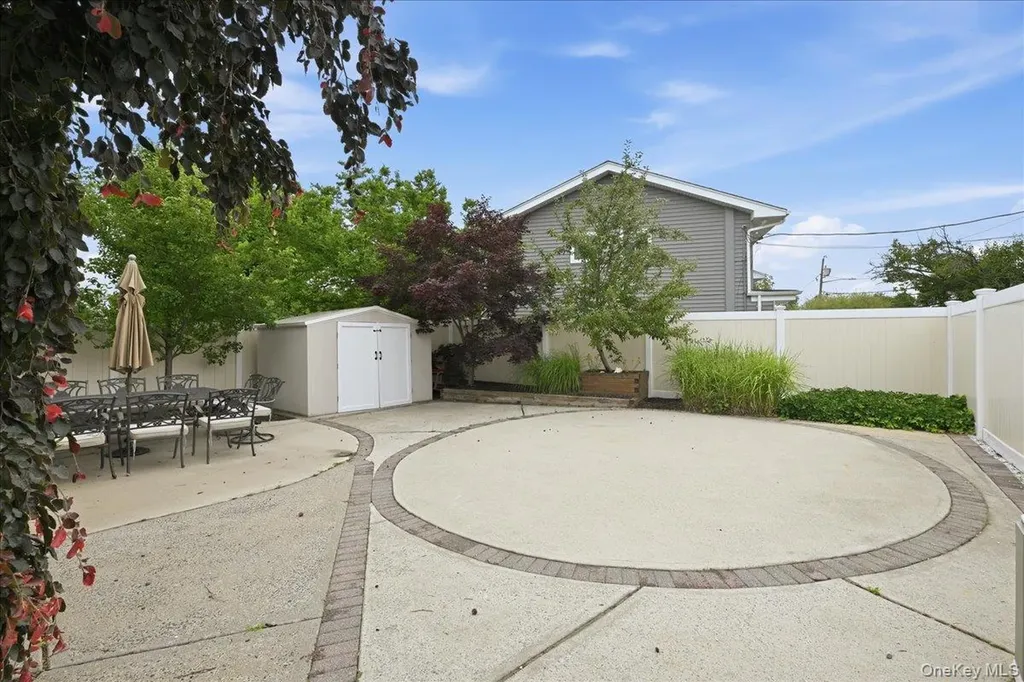 2461 Riviera Lane Bellmore NY 11710