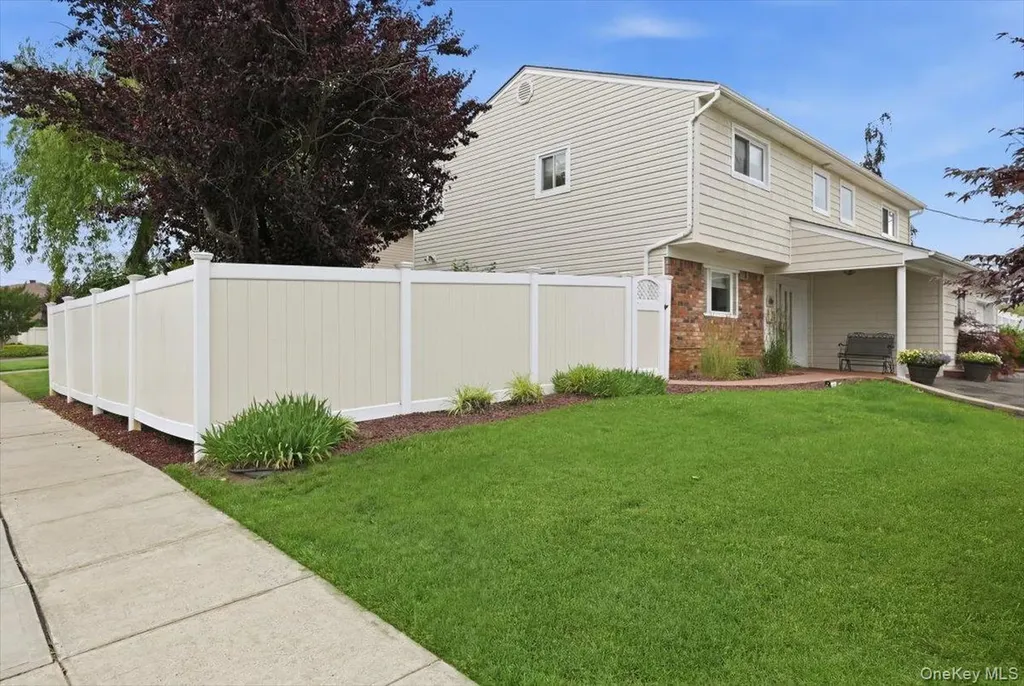 2461 Riviera Lane Bellmore NY 11710