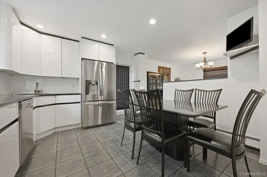 2461 Riviera Lane Bellmore NY 11710