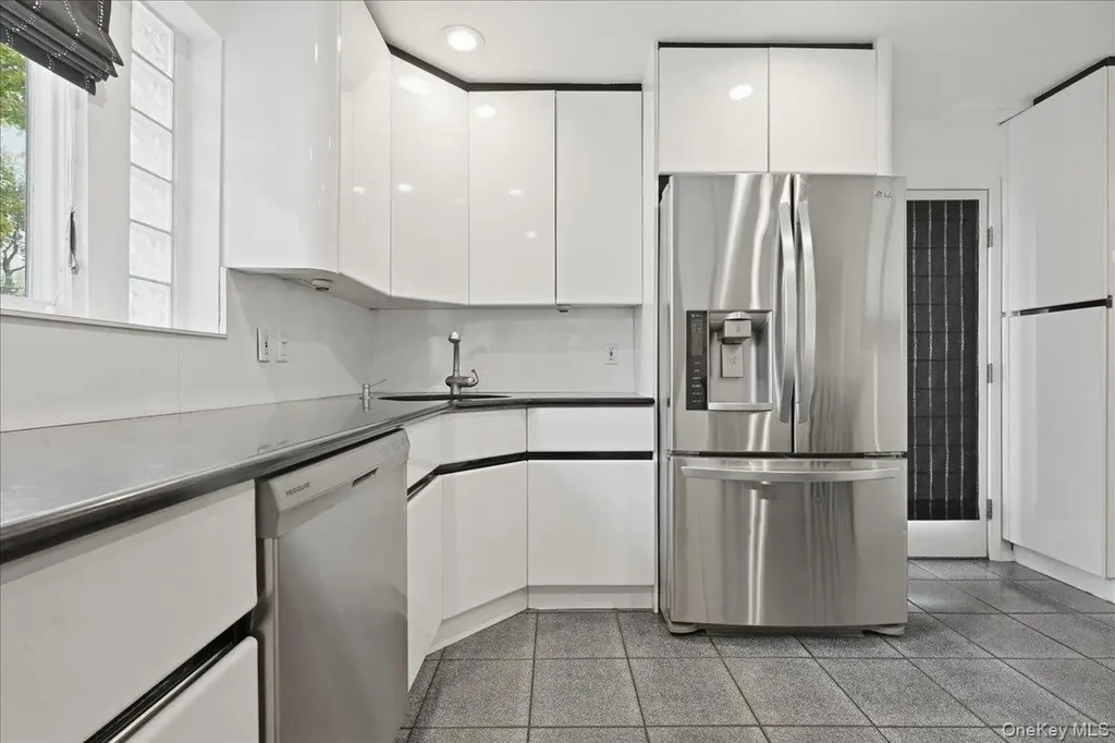 2461 Riviera Lane Bellmore NY 11710
