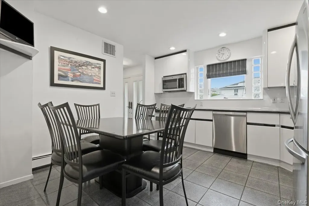 2461 Riviera Lane Bellmore NY 11710