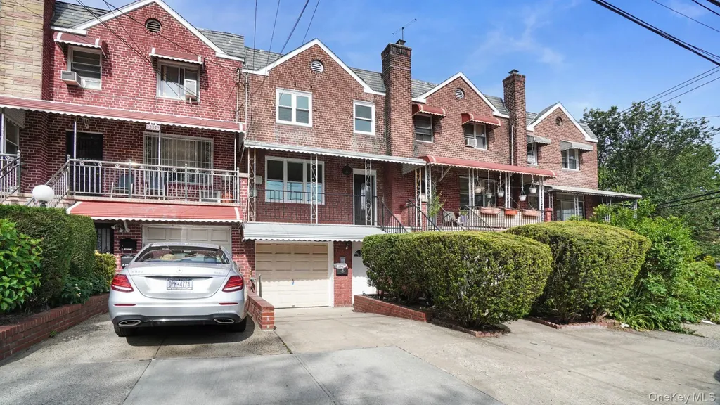 3304 Corsa Avenue Bronx NY 10469