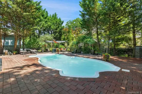 74 Elaine Terrace Yonkers NY 10701