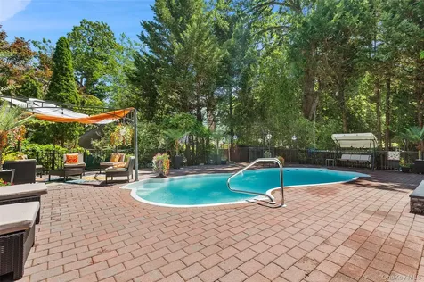 74 Elaine Terrace Yonkers NY 10701