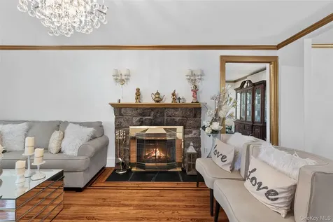 74 Elaine Terrace Yonkers NY 10701