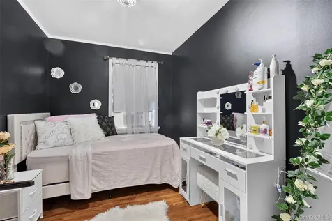 74 Elaine Terrace Yonkers NY 10701
