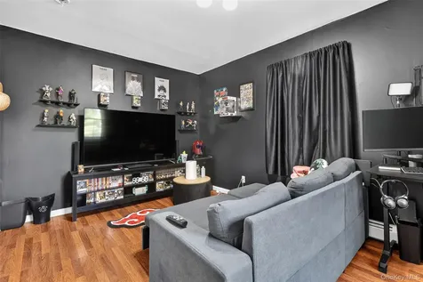 74 Elaine Terrace Yonkers NY 10701