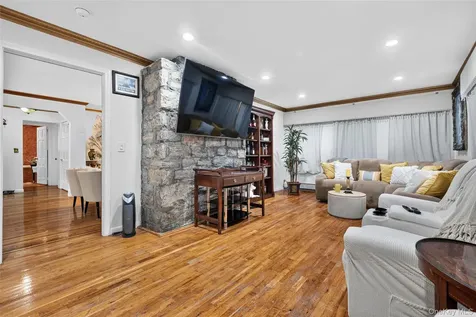 74 Elaine Terrace Yonkers NY 10701