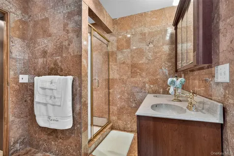 74 Elaine Terrace Yonkers NY 10701