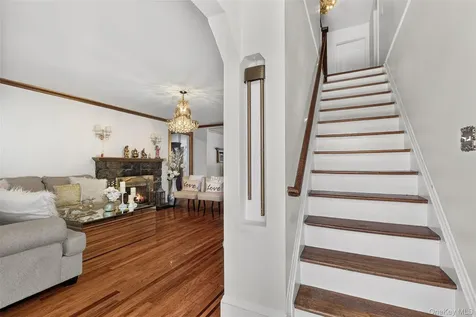 74 Elaine Terrace Yonkers NY 10701