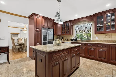 74 Elaine Terrace Yonkers NY 10701