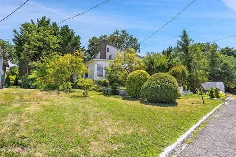 74 Elaine Terrace Yonkers NY 10701