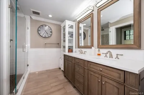 225 Laurel Lane Laurel Hollow NY 11791