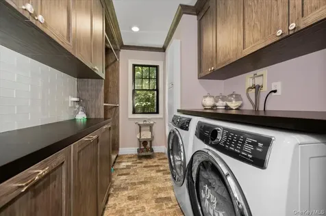 225 Laurel Lane Laurel Hollow NY 11791