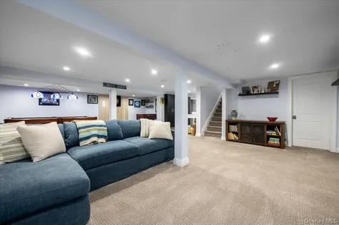 225 Laurel Lane Laurel Hollow NY 11791