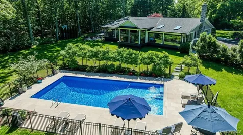 225 Laurel Lane Laurel Hollow NY 11791