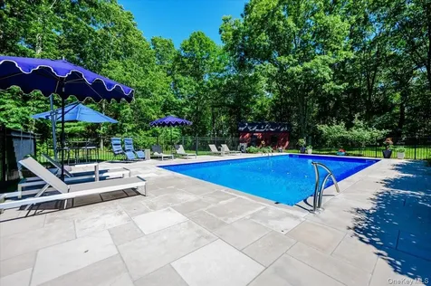 225 Laurel Lane Laurel Hollow NY 11791