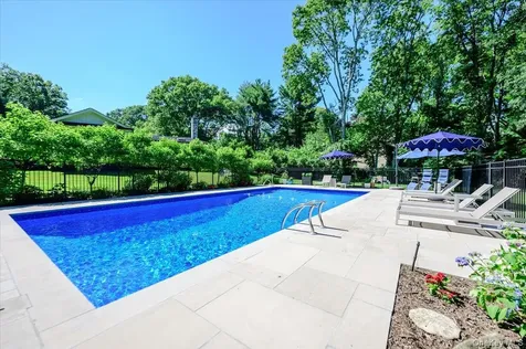 225 Laurel Lane Laurel Hollow NY 11791