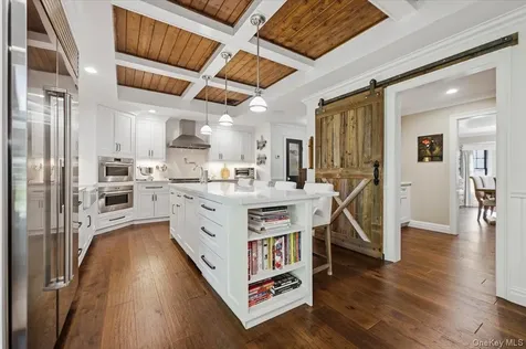 225 Laurel Lane Laurel Hollow NY 11791