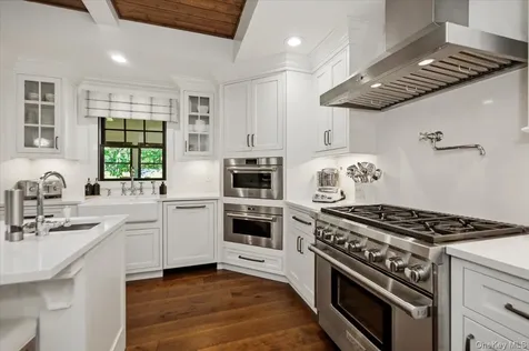 225 Laurel Lane Laurel Hollow NY 11791
