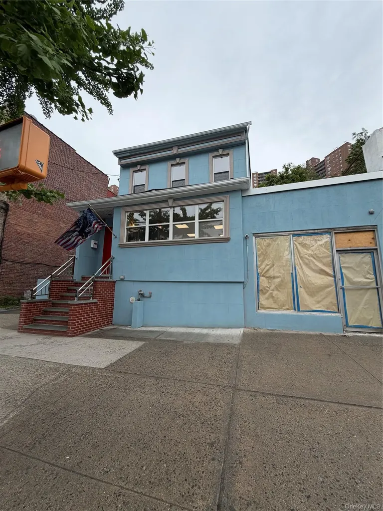 5997 Riverdale Avenue Bronx NY 10471