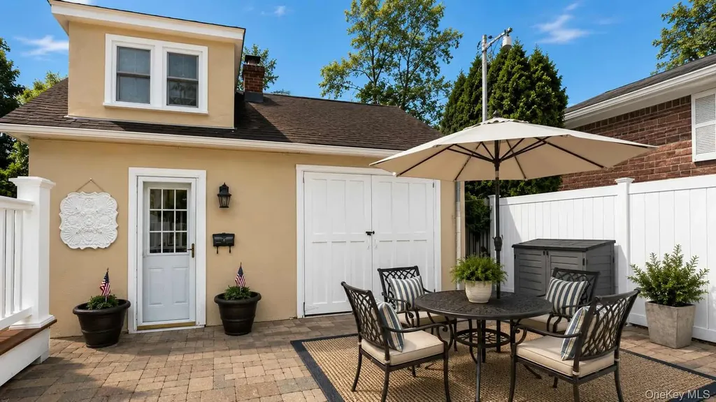 46 S 6th Street Locust Valley NY 11560