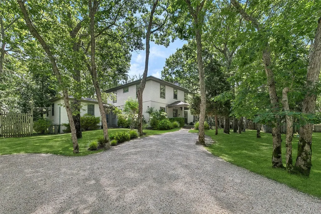 28 Wolf Way East Hampton NY 11937