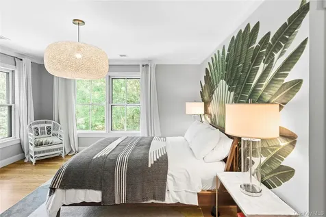 28 Wolf Way East Hampton NY 11937