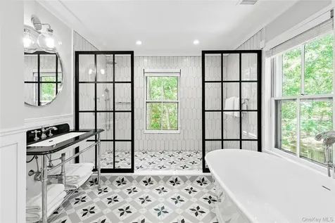 28 Wolf Way East Hampton NY 11937