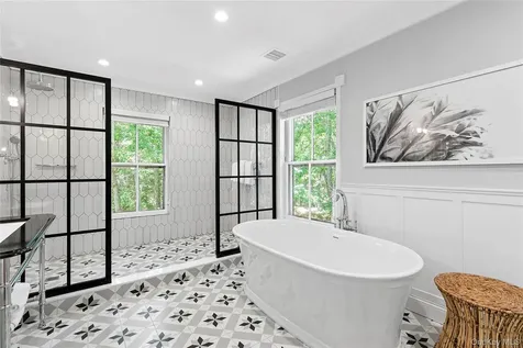 28 Wolf Way East Hampton NY 11937