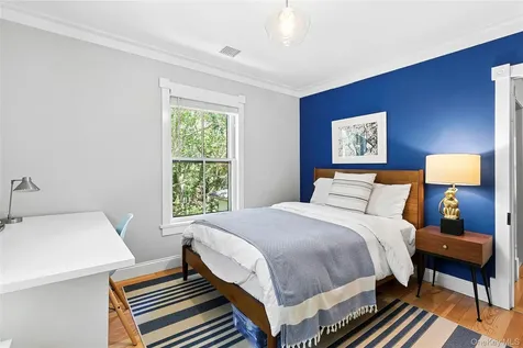 28 Wolf Way East Hampton NY 11937