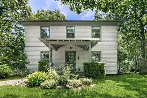 28 Wolf Way East Hampton NY 11937