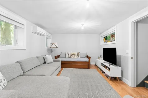 28 Wolf Way East Hampton NY 11937