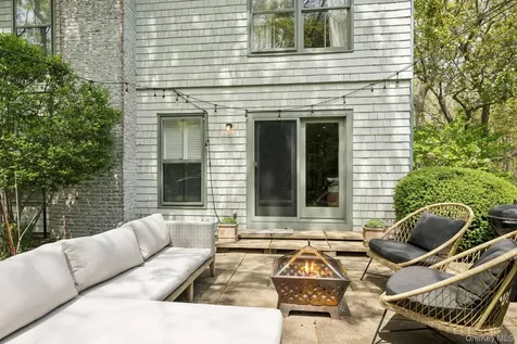 28 Wolf Way East Hampton NY 11937