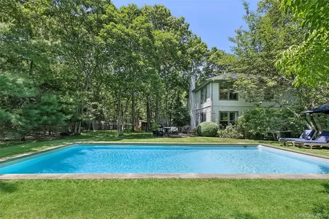 28 Wolf Way East Hampton NY 11937