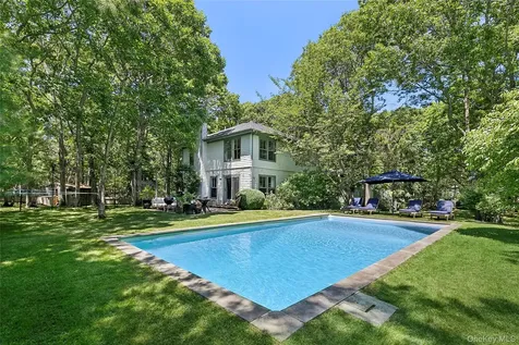 28 Wolf Way East Hampton NY 11937