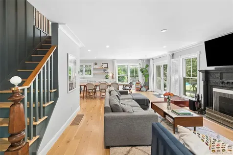 28 Wolf Way East Hampton NY 11937
