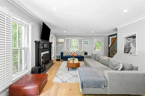 28 Wolf Way East Hampton NY 11937