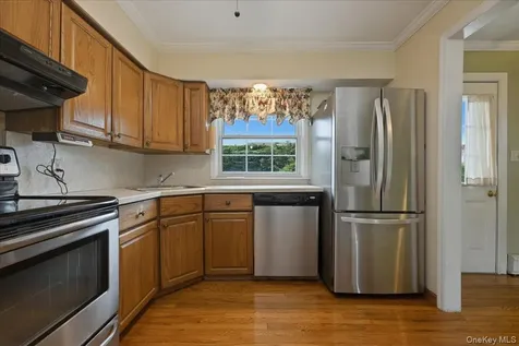 207 Sullivan Avenue Farmingdale NY 11735