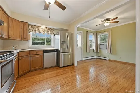 207 Sullivan Avenue Farmingdale NY 11735