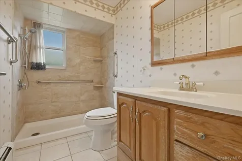 207 Sullivan Avenue Farmingdale NY 11735