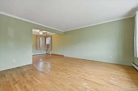 207 Sullivan Avenue Farmingdale NY 11735