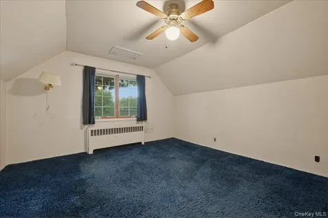 207 Sullivan Avenue Farmingdale NY 11735
