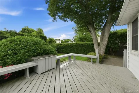 207 Sullivan Avenue Farmingdale NY 11735
